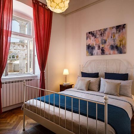 Amphitheatre Premium Apartment With Seaview Pula Exteriör bild