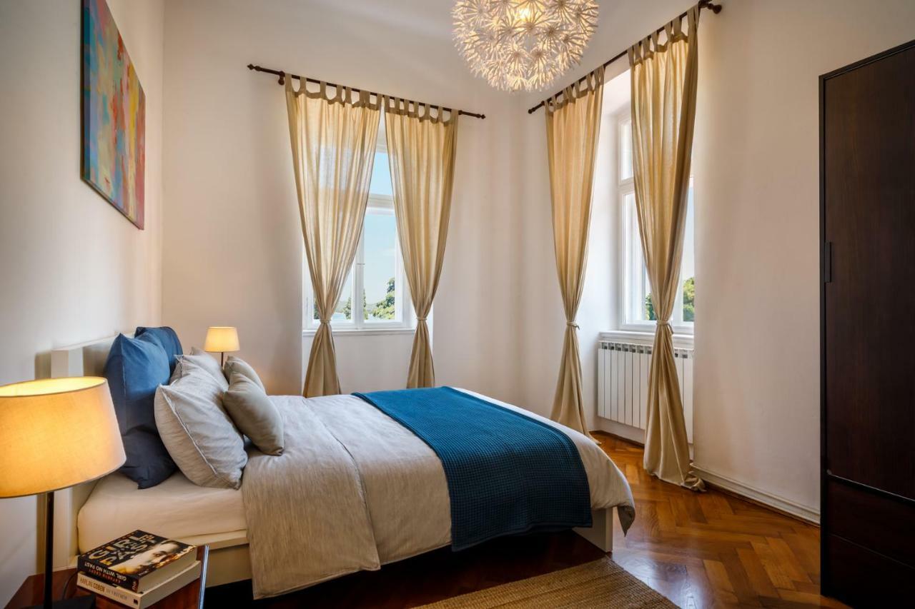 Amphitheatre Premium Apartment With Seaview Pula Exteriör bild